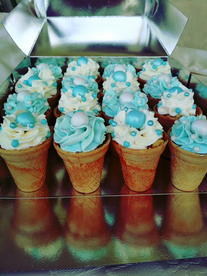 Χωνάκια cupcakes με σαντιγί για κέρασμα σε βάφτιση