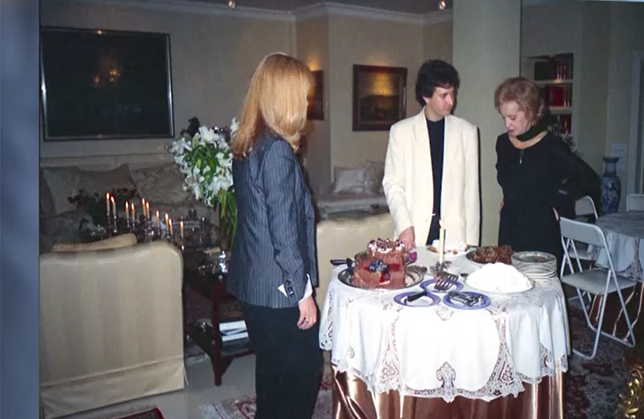 Το σπίτι της Αλίκης Βουγιουκάκη στη Στησιχόρου πωλείται ξανά – Το δωμάτιό της παραμένει ίδιο 29 χρόνια μετά