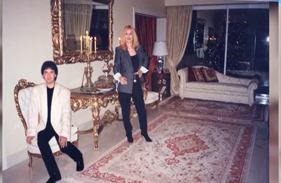 Το σπίτι της Αλίκης Βουγιουκάκη στη Στησιχόρου πωλείται ξανά – Το δωμάτιό της παραμένει ίδιο 29 χρόνια μετά