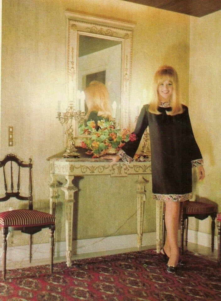 Το σπίτι της Αλίκης Βουγιουκάκη στη Στησιχόρου πωλείται ξανά – Το δωμάτιό της παραμένει ίδιο 29 χρόνια μετά