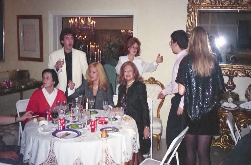 Το σπίτι της Αλίκης Βουγιουκάκη στη Στησιχόρου πωλείται ξανά – Το δωμάτιό της παραμένει ίδιο 29 χρόνια μετά