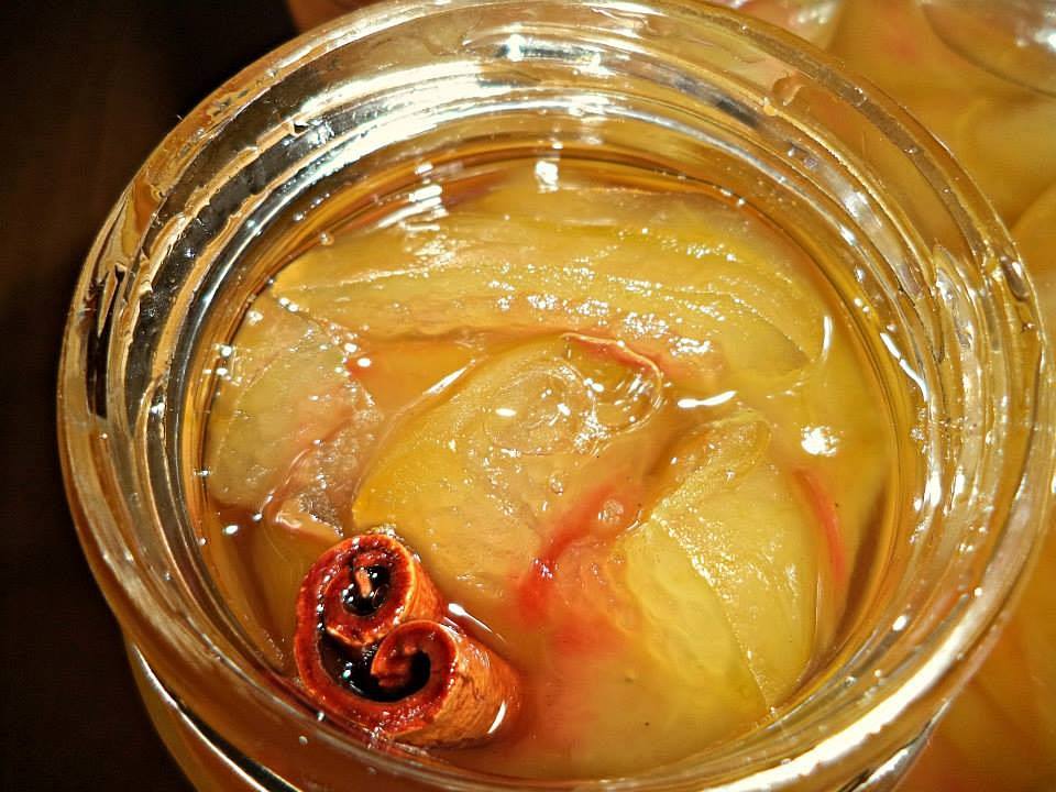 Γλυκό του κουταλιού καρπούζι με δεμένο σιρόπι