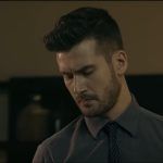 Με αέρα star του Hollywood ο Αναστάσης Ροϊλός στη νέα του παράσταση