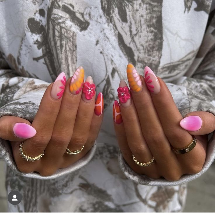 Νύχια Ιουλίου 2025: Ιδέες για μανικιούρ και πεντικιούρ στις πιο Summer Hot αποχρώσεις