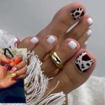 Νύχια Ιουλίου 2025: Ιδέες για μανικιούρ και πεντικιούρ στις πιο Summer Hot αποχρώσεις