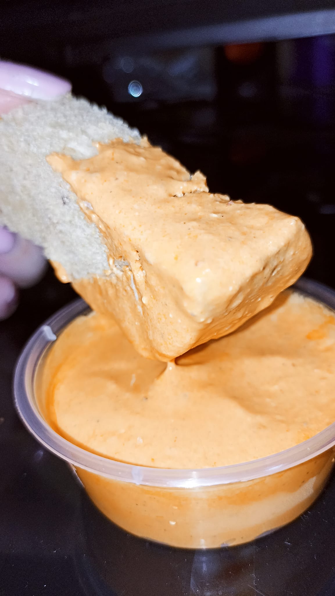 Πικάντικο ντιπ με τσένταρ