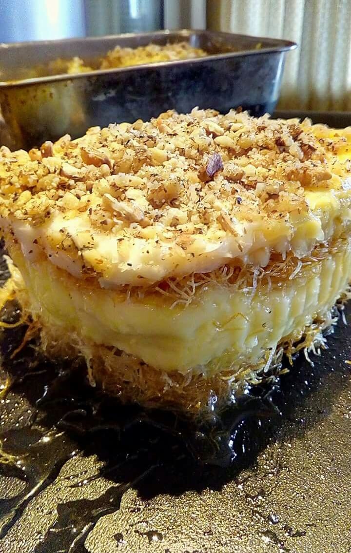 Σιροπιαστό εκμέκ κανταΐφι με γλάσο από ζάχαρη άχνη