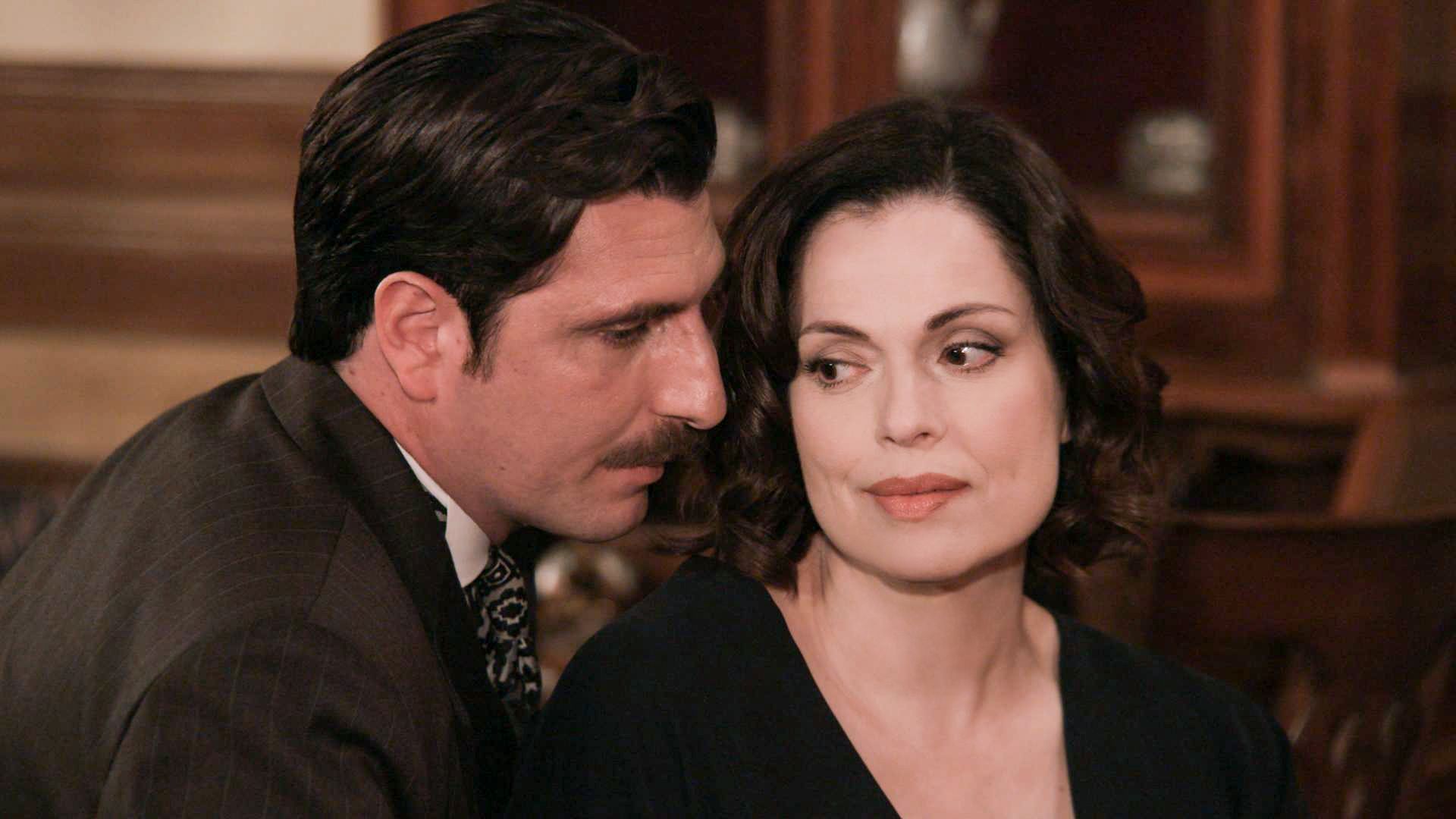 Grand Hotel: Η δολοφονία του Ρήγα γίνεται στο μαγικό κρεβάτι του ταχυδακτυλουργού