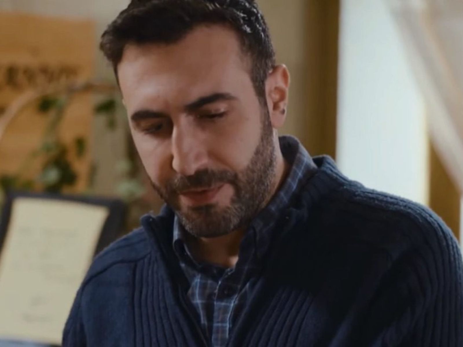 Η Γη της Ελιάς : Ο Πότης σε Απόγνωση- Εξαιτίας μου σκότωσαν τη γυναίκα μου