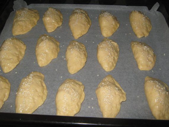 Αφράτα τυροπιτάκια με εύκολο σχέδιο