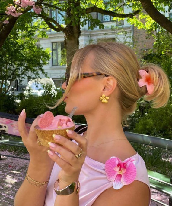 Μαλλιά Ιουλίου 2025: Μοντέρνες ιδέες για all day χτενίσματα στις διακοπές και στη πόλη