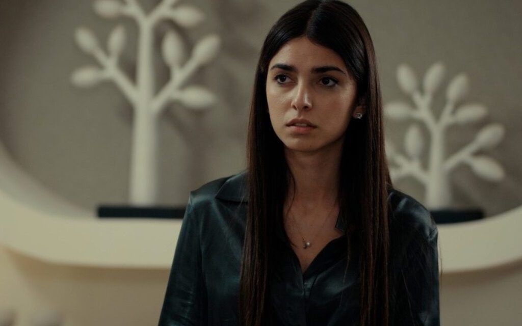 Η Γη της Ελιάς: Η Βασιλική είναι έγκυος - Ποιανού το παιδί;