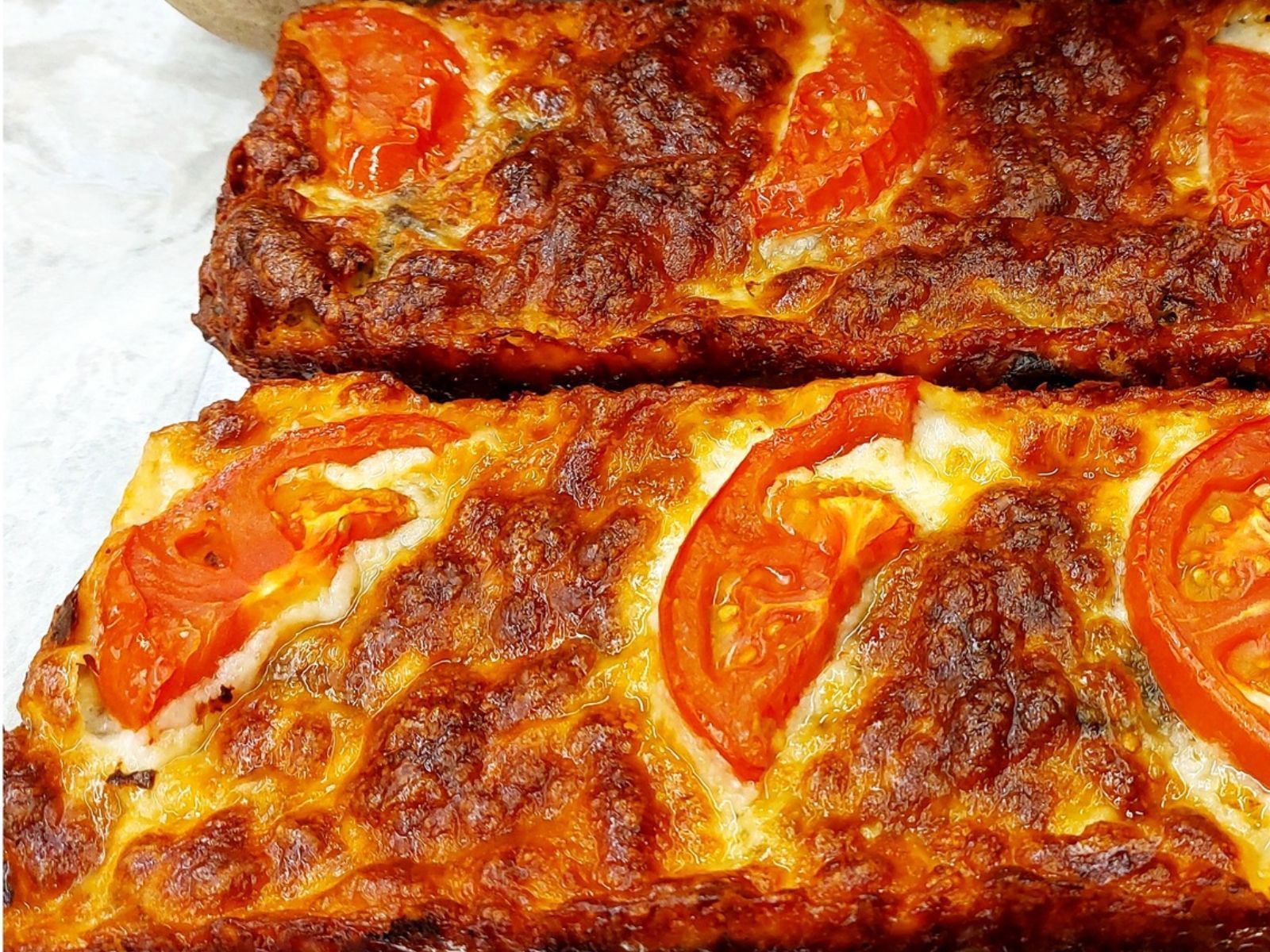 Νόστιμο αλμυρό κέικ με μελιτζάνες