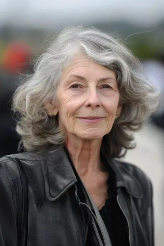 Χρώματα Μαλλιών για γυναίκες άνω των 50 που Κρύβουν Χρόνια