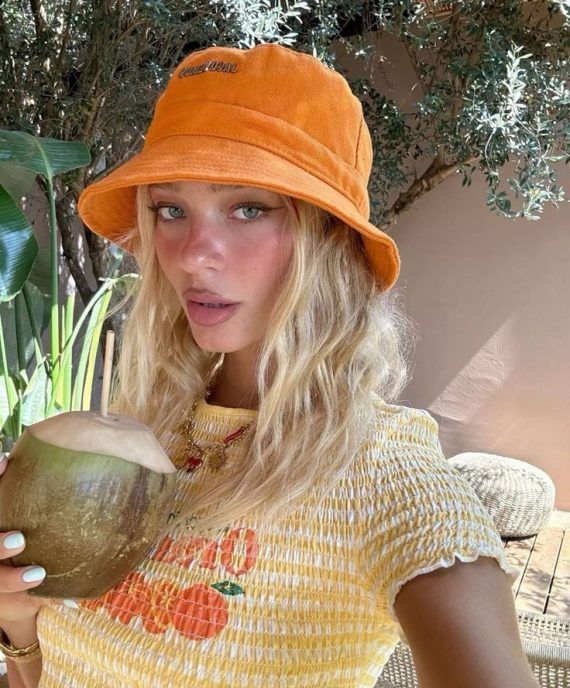 Μαλλιά Ιουλίου 2025: Μοντέρνες ιδέες για all day χτενίσματα στις διακοπές και στη πόλη