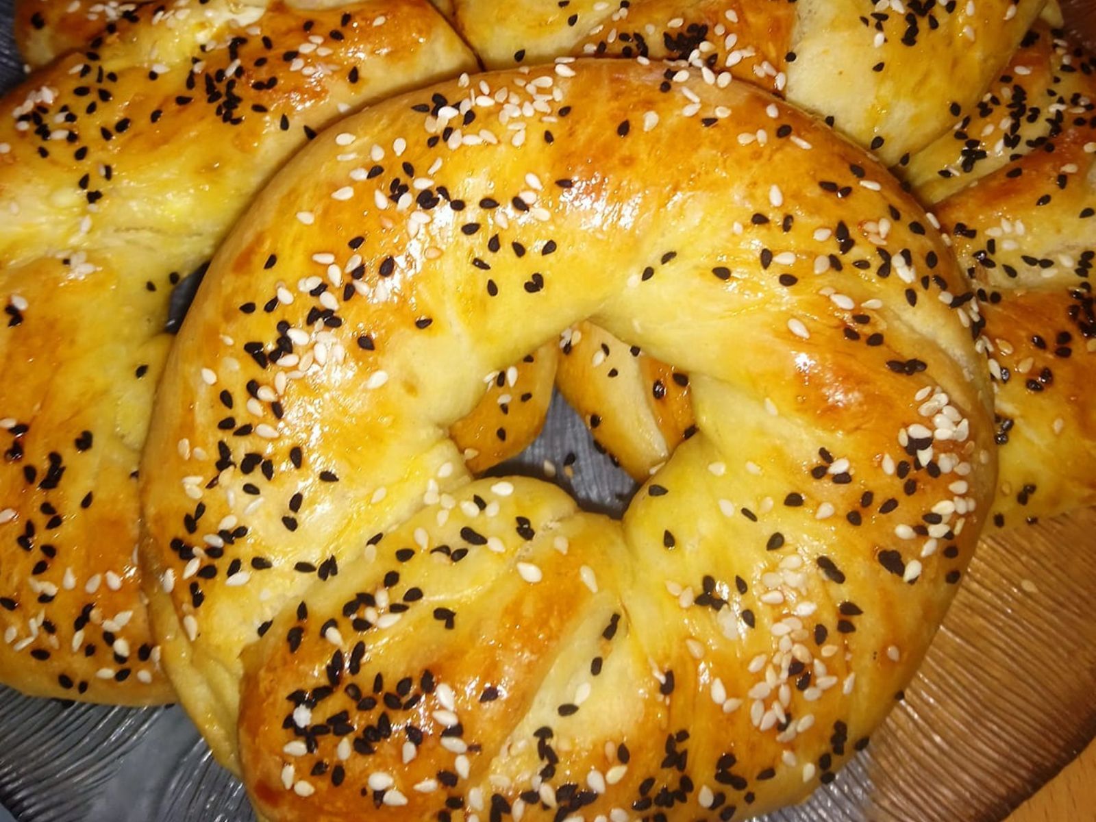 Φουσκωτά κουλούρια με σοκολάτα