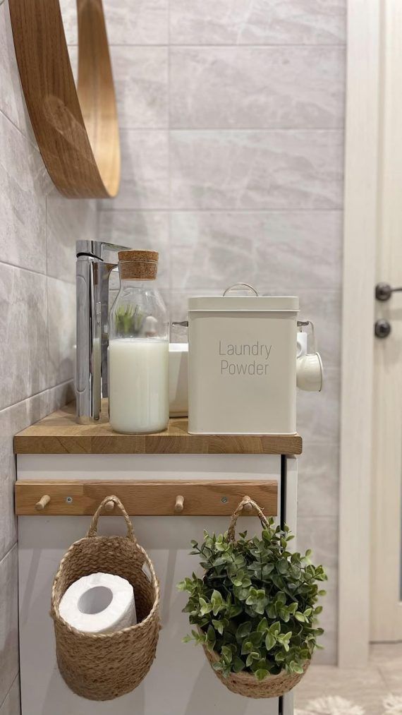 Οργάνωσε τα σαμπουάν και το χαρτί υγείας στο μπάνιο χωρίς να τρυπήσεις το πλακάκι με οικονομικούς τρόπους