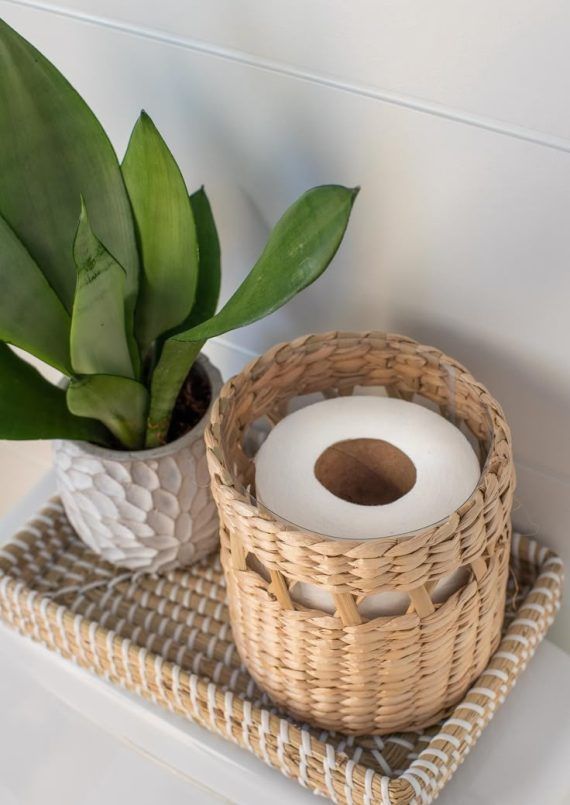 Οργάνωσε τα σαμπουάν και το χαρτί υγείας στο μπάνιο χωρίς να τρυπήσεις το πλακάκι με οικονομικούς τρόπους