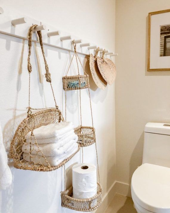 Οργάνωσε τα σαμπουάν και το χαρτί υγείας στο μπάνιο χωρίς να τρυπήσεις το πλακάκι με οικονομικούς τρόπους