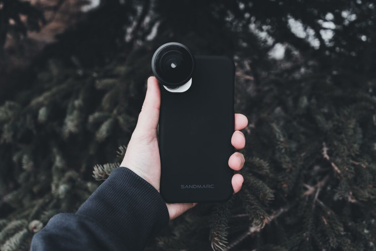 Τα must-have gadgets για ταξιδιώτες που αγαπούν την τεχνολογία