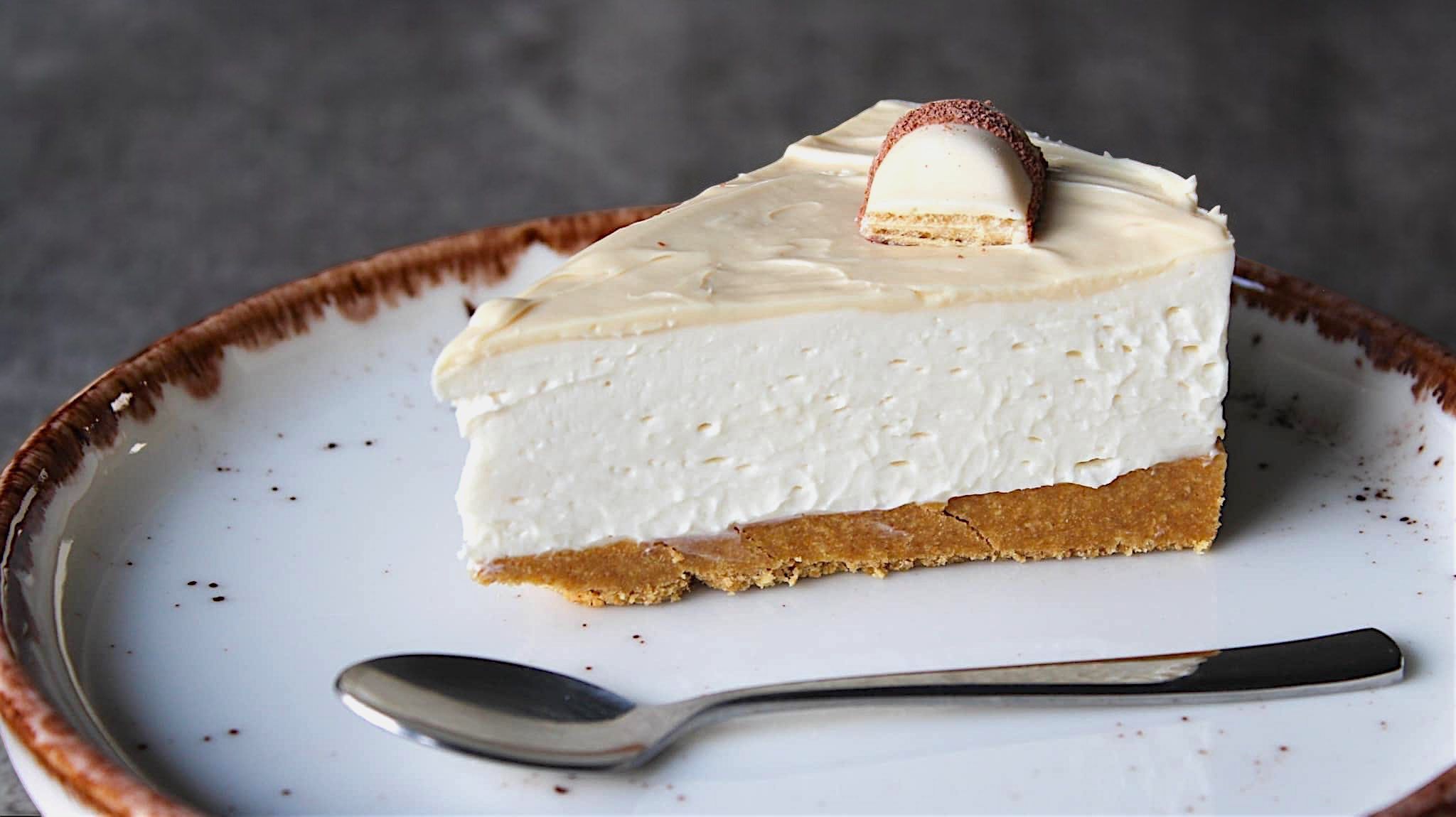 Cheesecake Kinder Bueno με λίγα υλικά