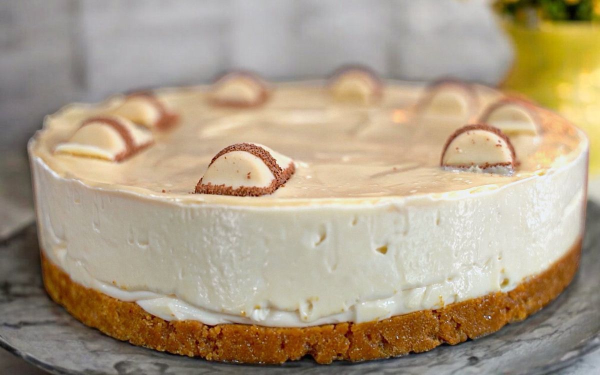 Δροσερό Cheesecake Kinder Bueno με λίγα υλικά