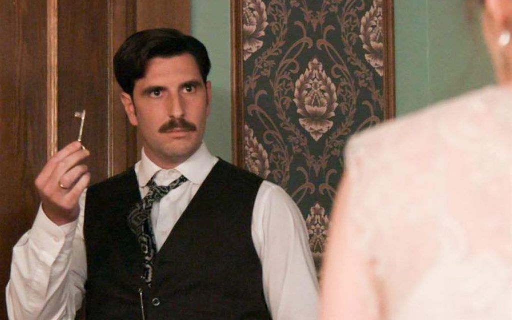 Grand Hotel: Η Αλίκη αρπάζει το όπλο και απειλεί ανοιχτά το Ρήγα