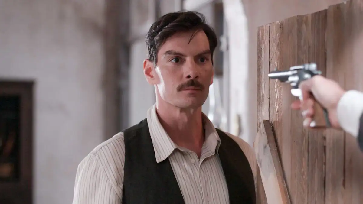 Grand Hotel : O γιαννής Κουκουράκης ΔΕΝ αποχωρει από τη σειρα - Αποκλειστικό ρεπορτάζ για το Β Κύκλο