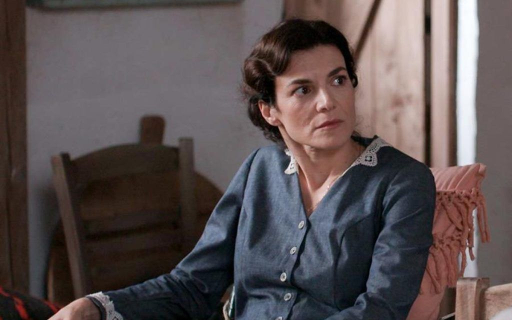 Grand Hotel: Γίνεται θαύμα και η Θεώνη καταφέρνει να περπατήσει και πάλι