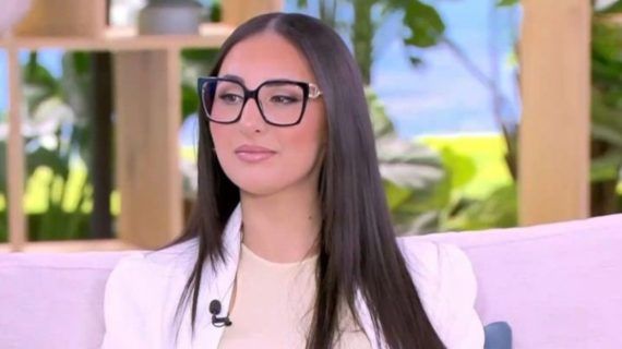 Klavdia: Η περιπέτεια της τραγουδίστριας στο Παρίσι - Τί συνέβη;