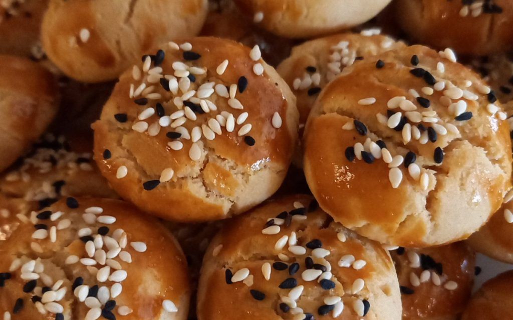 Αφράτα μπατόν σαλέ με σουσάμι