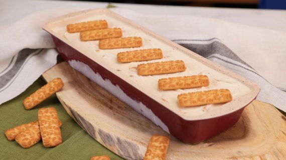 Αφράτο παγωτό με γεύση μπισκότο Μιράντα χωρίς παγωτομηχανή