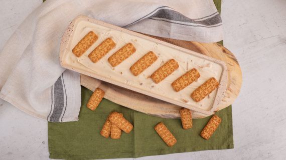 Αφράτο παγωτό με γεύση μπισκότο Μιράντα χωρίς παγωτομηχανή