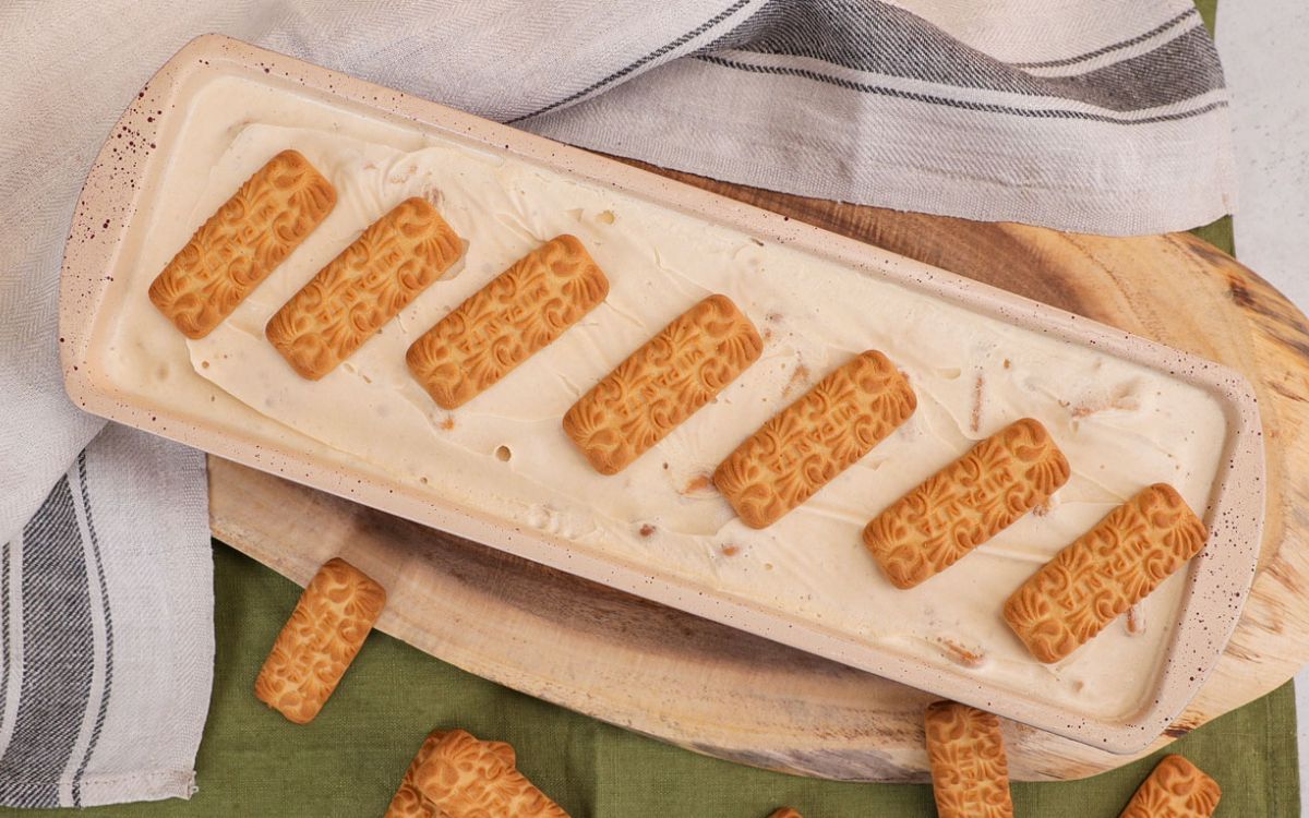 Αφράτο παγωτό με γεύση μπισκότο Μιράντα χωρίς παγωτομηχανή