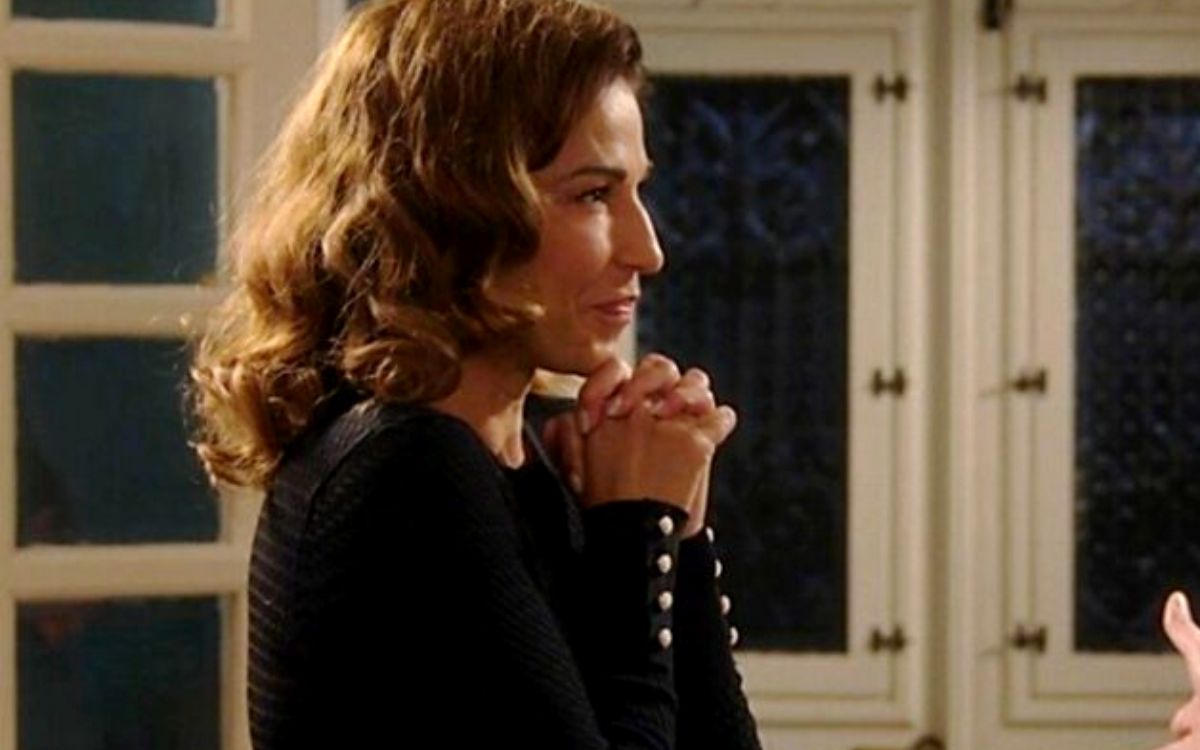 Αγιος Ερωτας:  Ο Περιζήτητος εργένης έρχεται στη Στέρνα και ανάβει φωτιές και πάθη