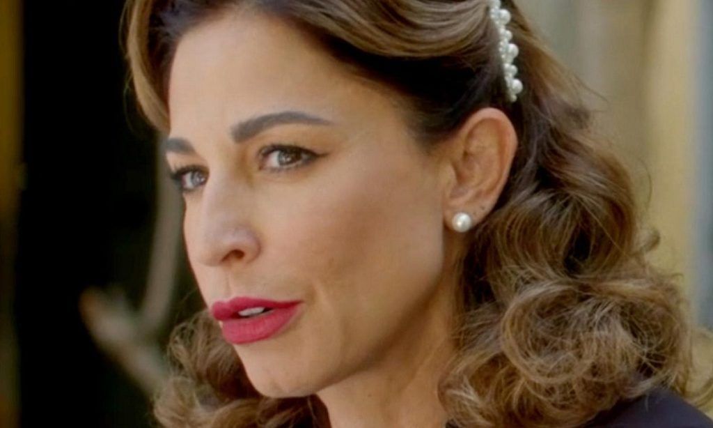 Άγιος Έρωτας: Η Χριστίνα γίνεται αφεντικό σε καμπαρέ & εκδικείται τον Παύλο