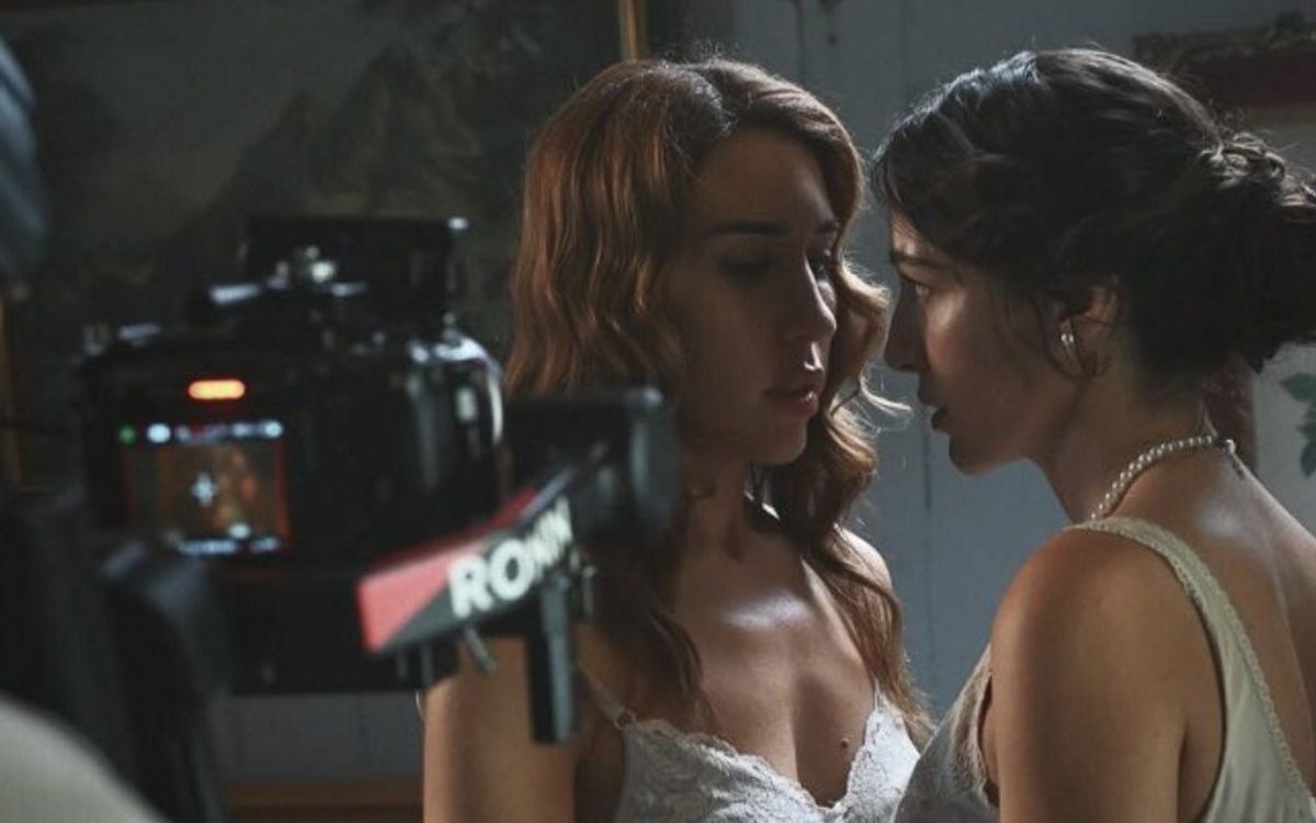 Άγιος Έρωτας: Καρέ καρέ η ερωτική σκηνή της Ελένης και της Άννας (Βίντεο)