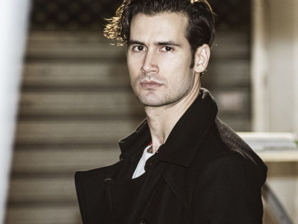 Ο Αναστάσης Ροϊλός φωτογραφήθηκε χωρίς μπλούζα και είναι ό,τι πιο hot θα δεις σήμερα