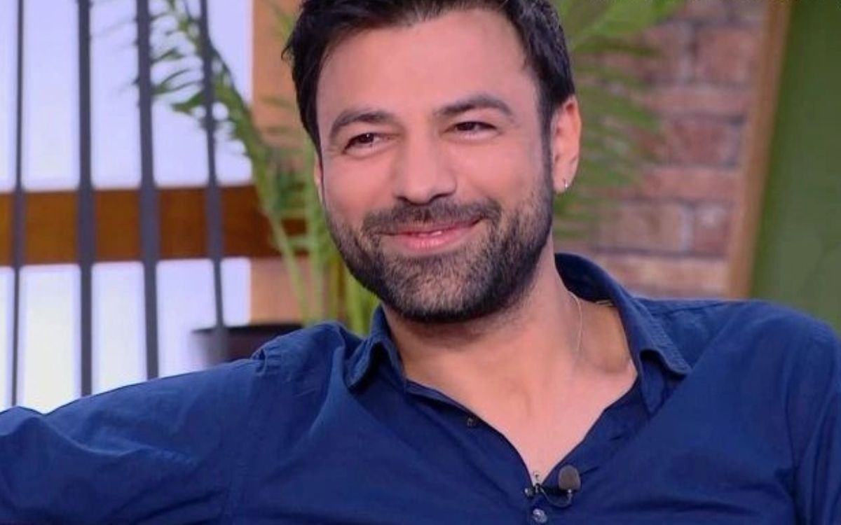 Αντρέας Γεωργίου: Το συγκινητικό του βίντεο που μας έκανε να βουρκώσουμε- Στην αγκαλιά της γιαγιάς του που δεν ζει πια