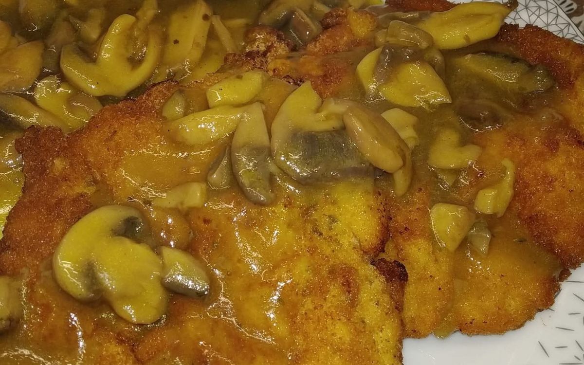 σνίτσελ-με-σάλτσα-μανιταριών-