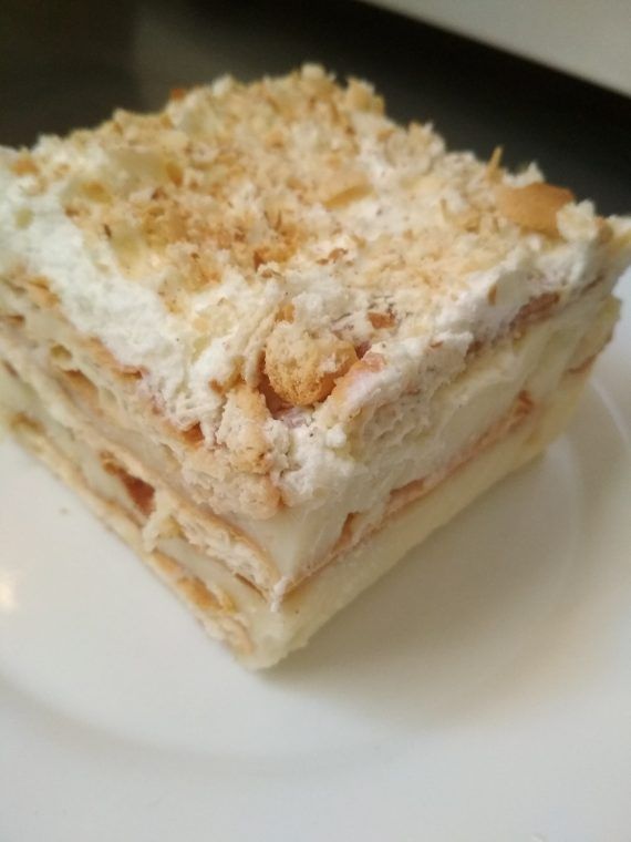 Ελαφρύ μιλφέιγ με cream crackers και αφράτη σαντιγί