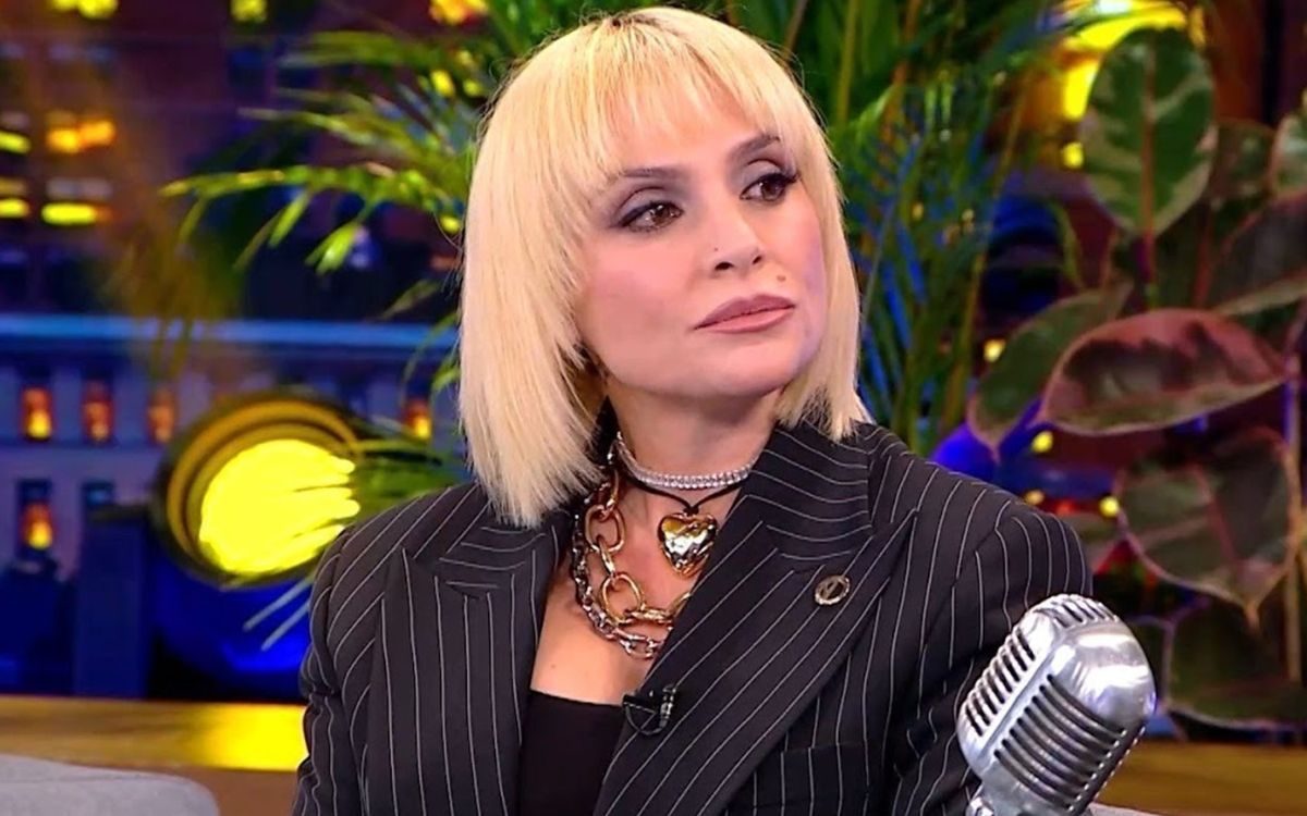 Ελεονώρα Ζουγανέλη: Πιο ανανεωμένη από ποτέ ποζάρει με μπικίνι και ρίχνει το Instagram- Το στιλ της δεν περιγράφεται