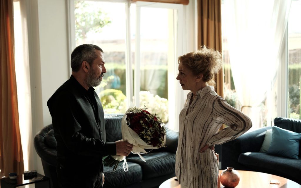 Η Γη της Ελιάς: Η Αλεξάνδρα μένει χήρα & πέφτει στα χέρια της μαφίας