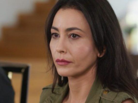 Η Γη της Ελιάς : Ερχεται ο άντρας της Ερωφίλης - Δεν μου αρέσουν οι εκπλήξεις