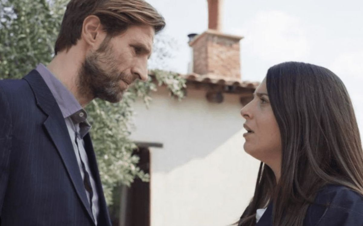 Η Γη της Ελιάς: Ο Κωνσταντίνος παραδέχεται τον έρωτα του για την Άννα - «Ισμήνη ήταν πάνω από τις δυνάμεις μου»