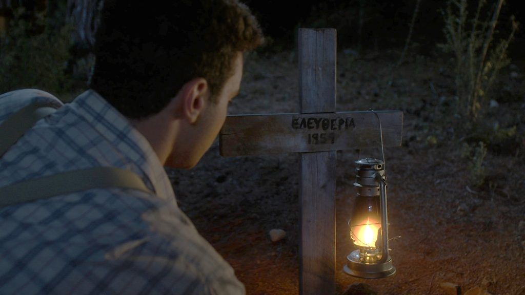 Άγιος Έρωτας: Συγκλονιστικές σκηνές με τον Αργύρη να ανοίγει τον τάφο της κόρης του