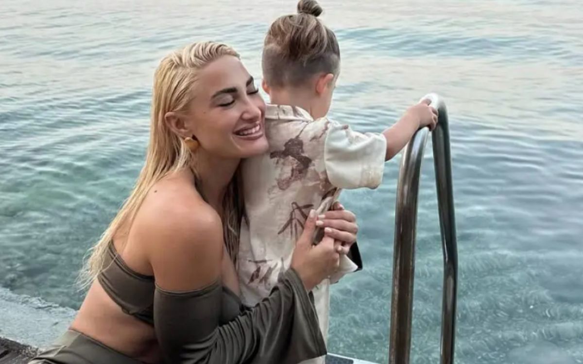 Ιωάννα Τούνη-Πάρης-στη-θάλασσα- Ιωάννα Τούνη-Πάρης-στη-θάλασσα-