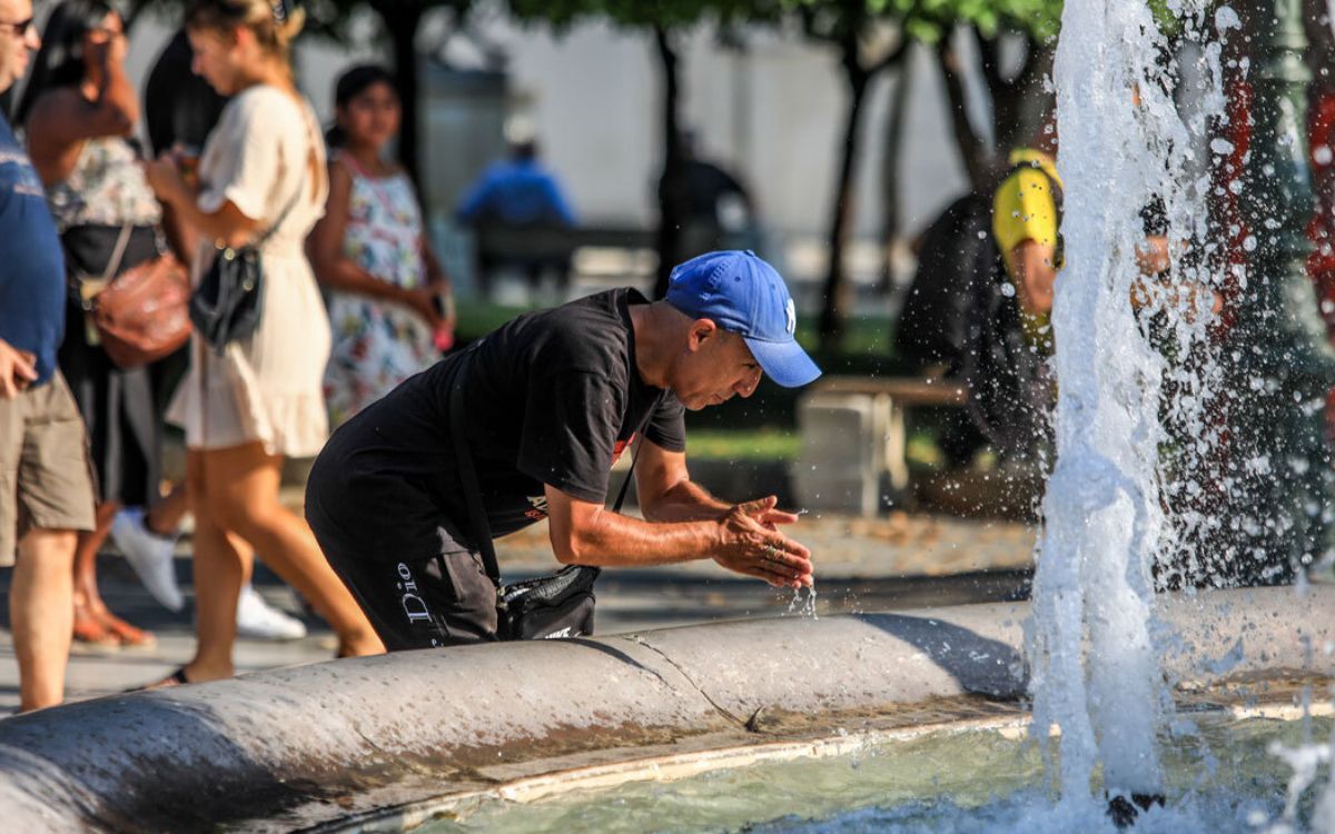 Καιρός: Ο μεγαλύτερος καύσωνας του καλοκαιριού με 45 βαθμούς Κελσίου- Ποιες μέρες θα βράσουμε ακόμη και τη νύχτα