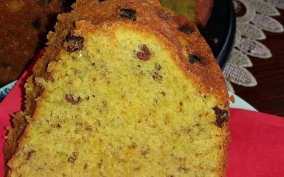 Κέικ-με-ταχίνι-και-ξηρούς-καρπούς-συνταγή-