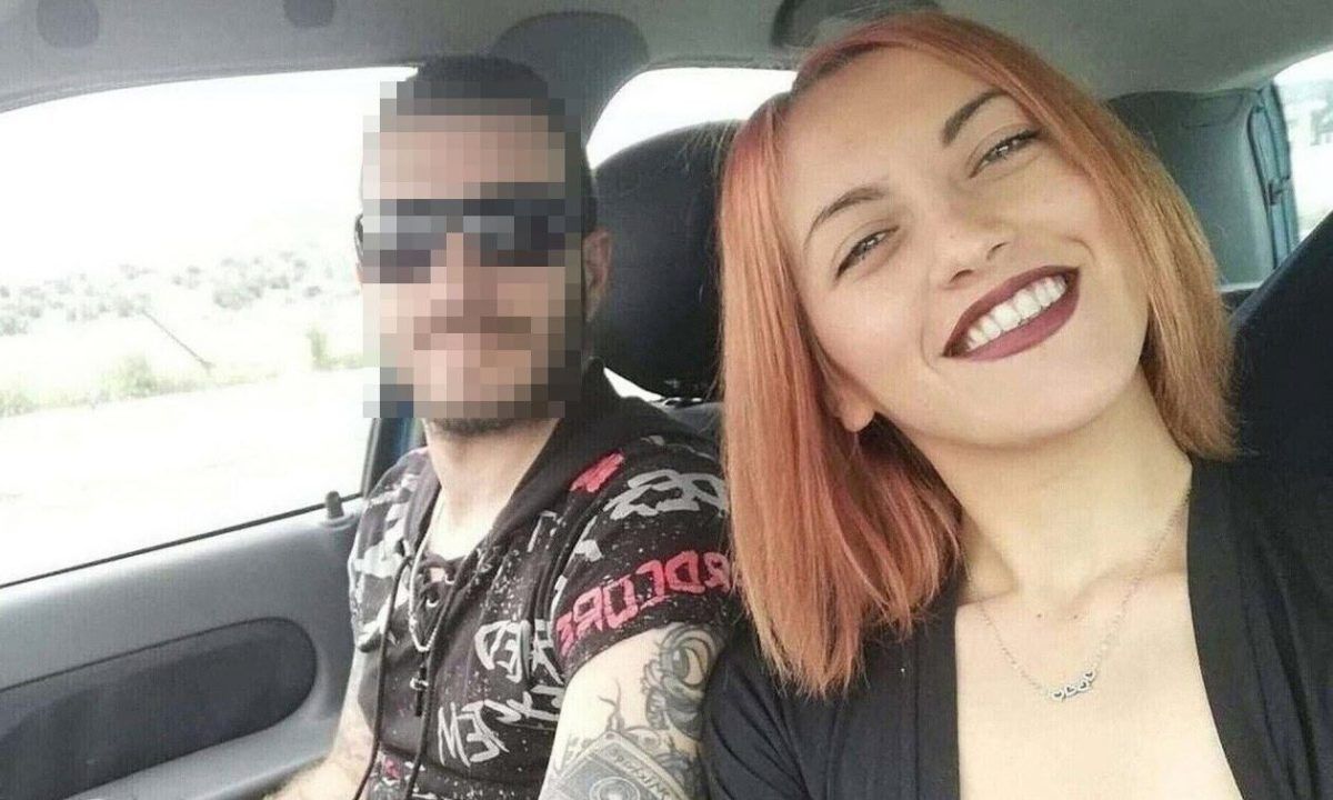 Κυριακή Γρίβα : Χαμός στη δίκη, εκσφενδονίστηκαν μπουκάλια - Οι αστυνομικοί φυγαδεύσαν τον δολοφόνο